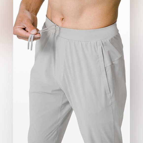 Mens Lululemon Surge Joggers TALL Inseam 31” Size Medium BNWOT - Picture 2 of 16